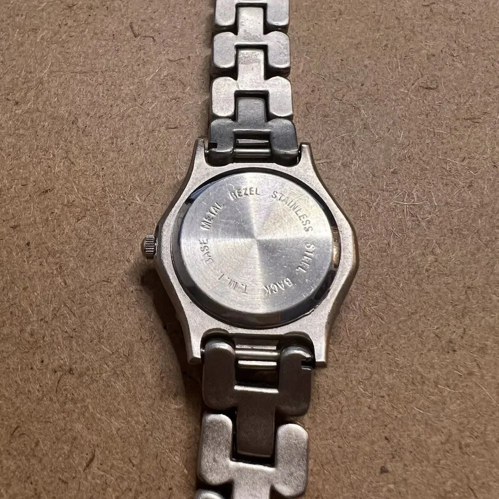 VINTAGE COLLEZIO Women's Quartz Watch Water Resist Silver Tone New Battery 7.25